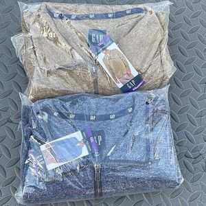 Both included Mens gap XXL half quarter zip pullovers